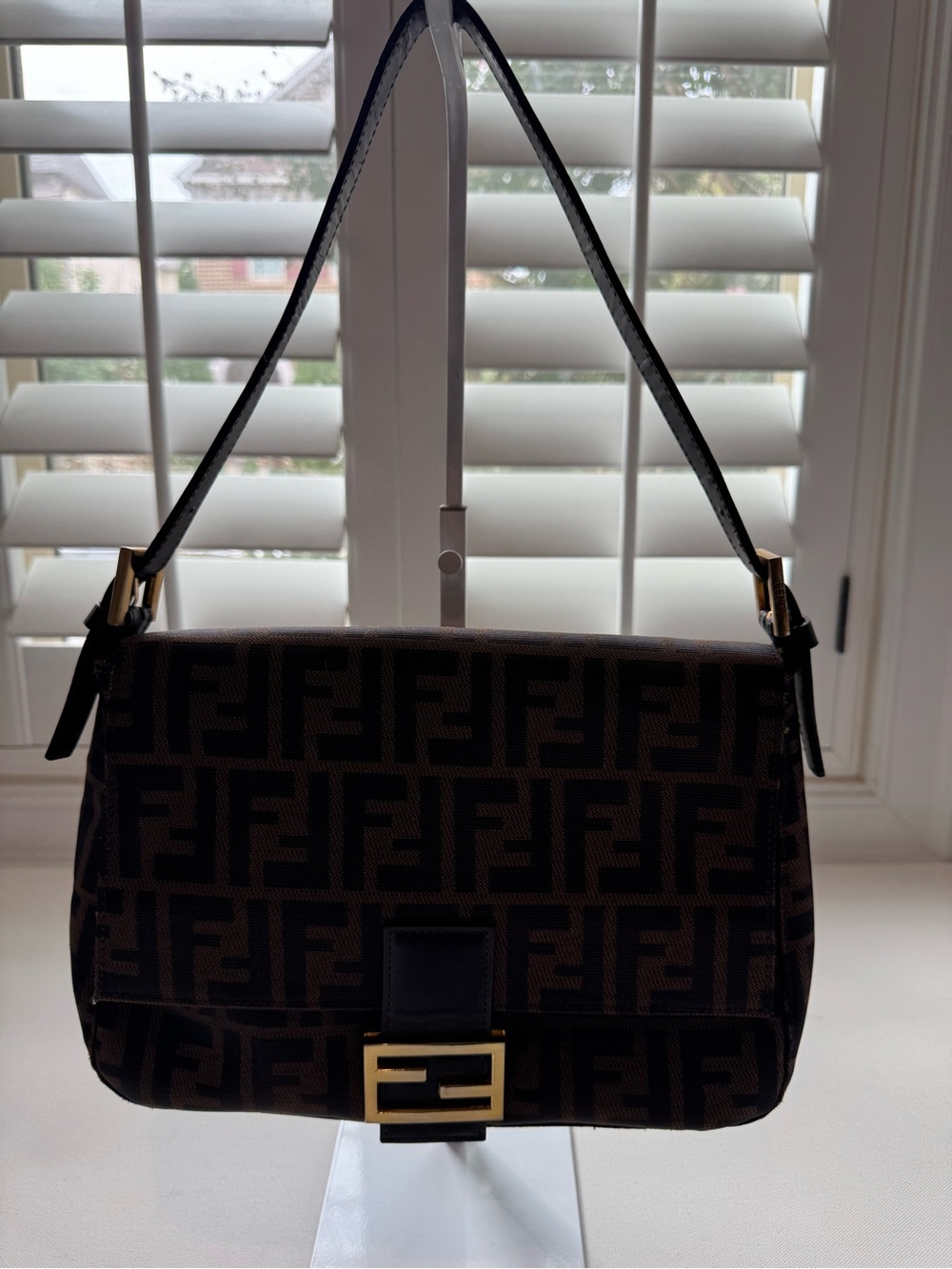 Vintage Luxe Zucca FF Baguette Shoulder Bag Brown Black Gold Hardware